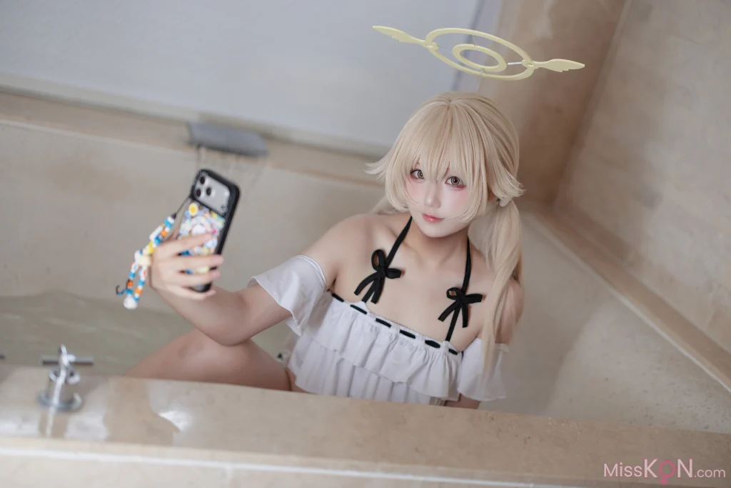 Coser@lunananya: 先生との秘密のひととき (12 photos)