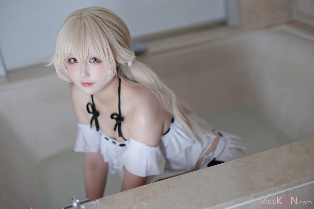 Coser@lunananya: 先生との秘密のひととき (12 photos)