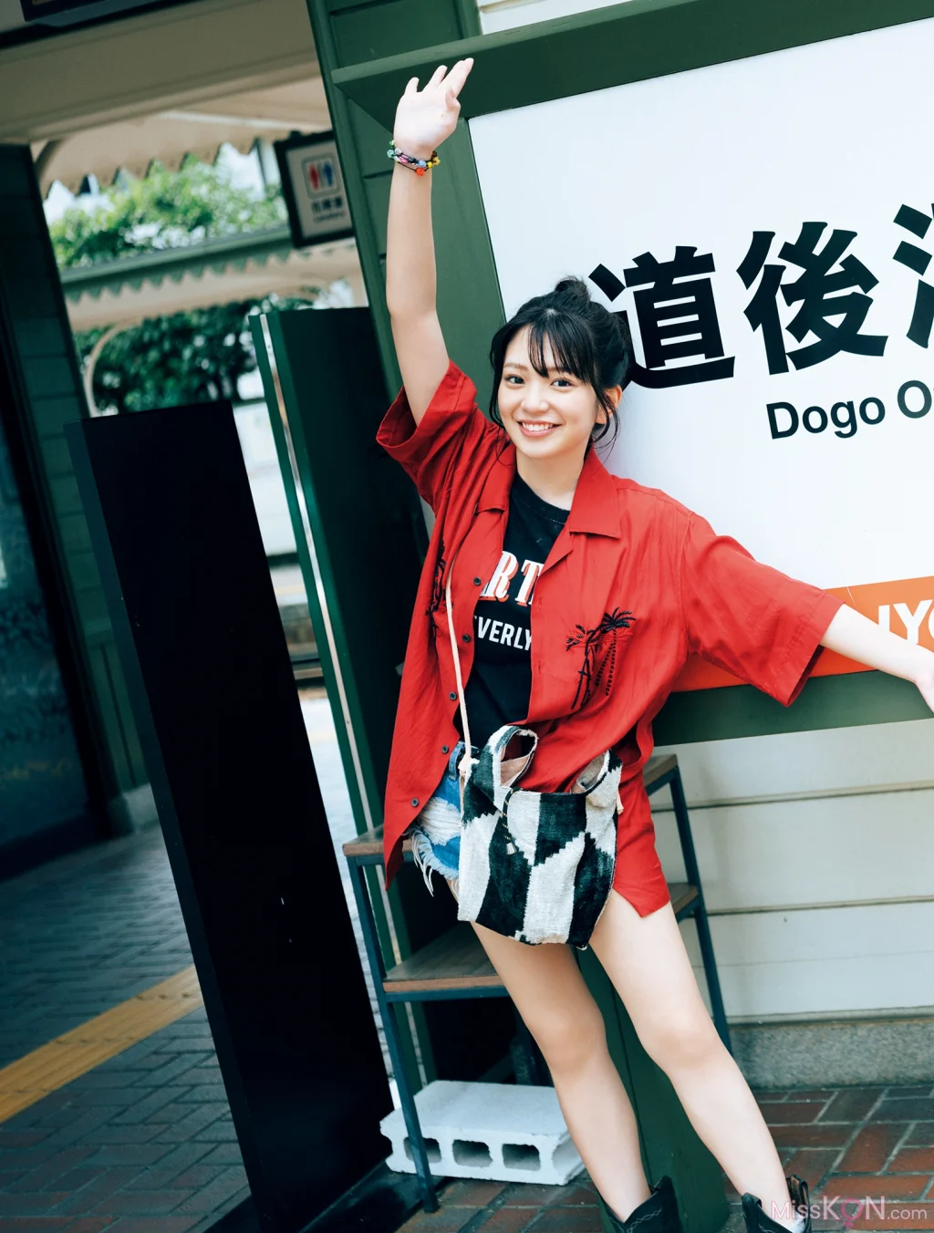 [JP] Midori Nagatsuki (長月翠): 【電子版だけの特典カットつき】写真集 翡翠ーHisuiー (185 photos)
