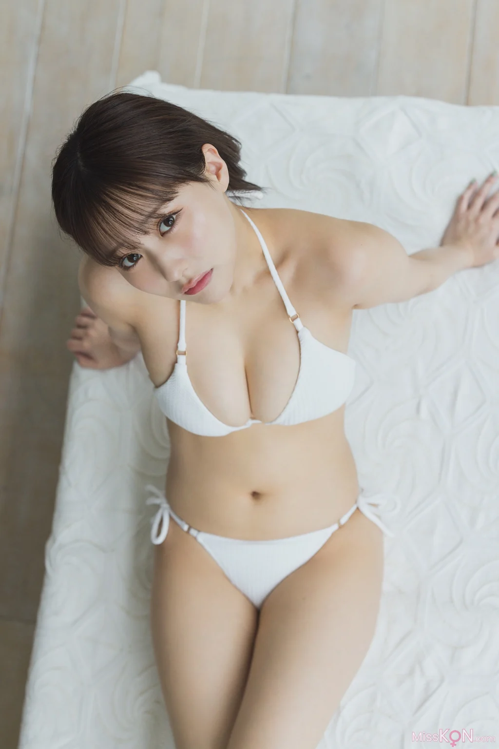 [JP] Miku Tanaka (田中美久): 【増量版 全50P】ヤンマガアザーっす！〈ＹＭ２０２６年１号未公開カット〉　ヤンマガデジタル写真集 (54 photos)