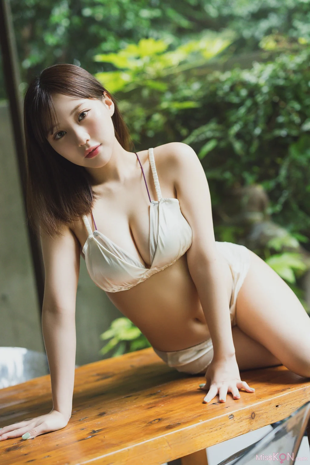 [JP] Miku Tanaka (田中美久): 【増量版 全50P】ヤンマガアザーっす！〈ＹＭ２０２６年１号未公開カット〉　ヤンマガデジタル写真集 (54 photos)