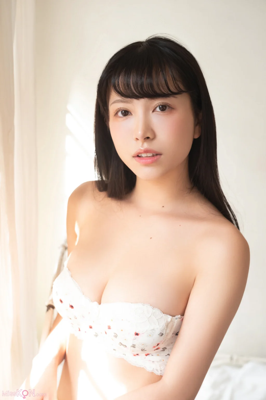 [JP] Takara Suzuki (鈴木聖): FRIDAYデジタル写真集 ドールな彼女 Vol.1 (95 photos)