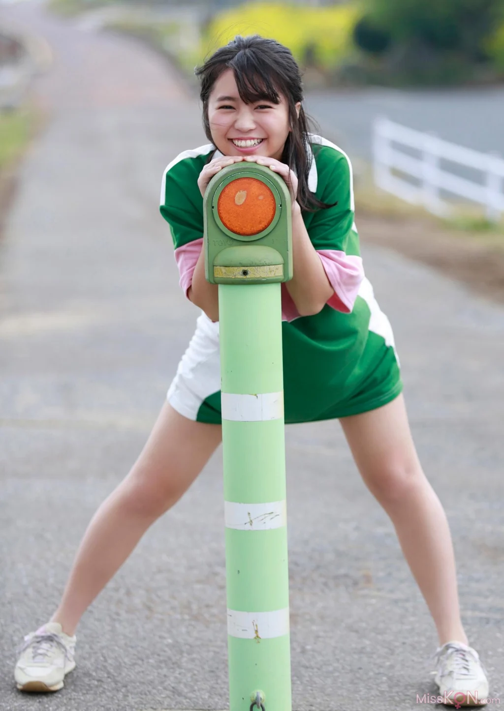[JP] Yuno Ohara (大原優乃): Cutie Dream スピ サン グラビアフォトブック (48 photos) – Page 2