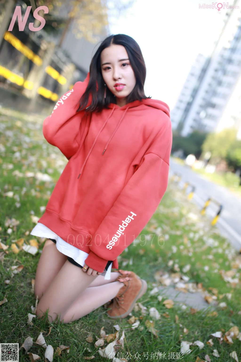 [NS纳丝摄影] No.094: 乔乔 红色卫衣 (53 photos)