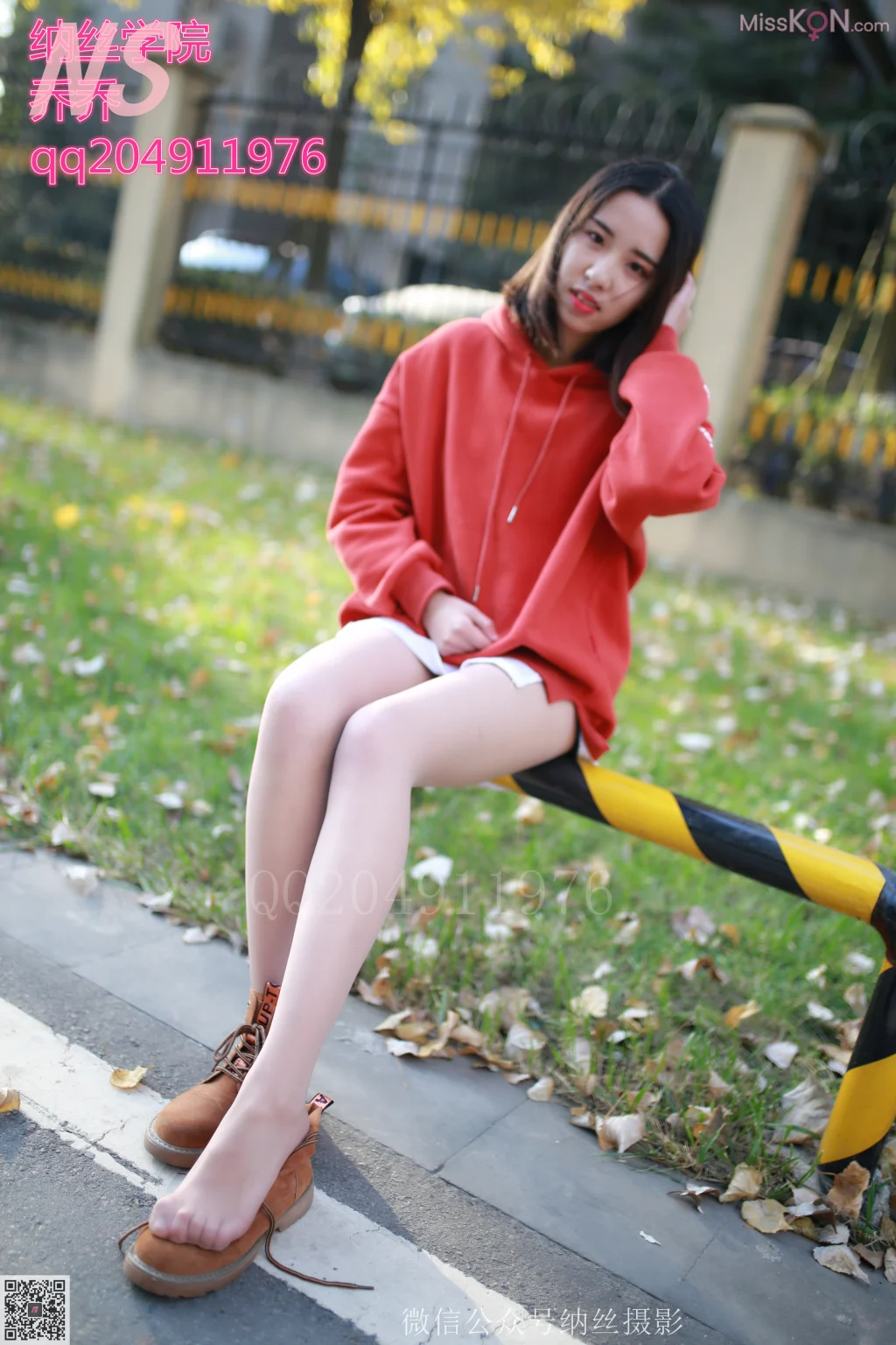 [NS纳丝摄影] No.094: 乔乔 红色卫衣 (53 photos)