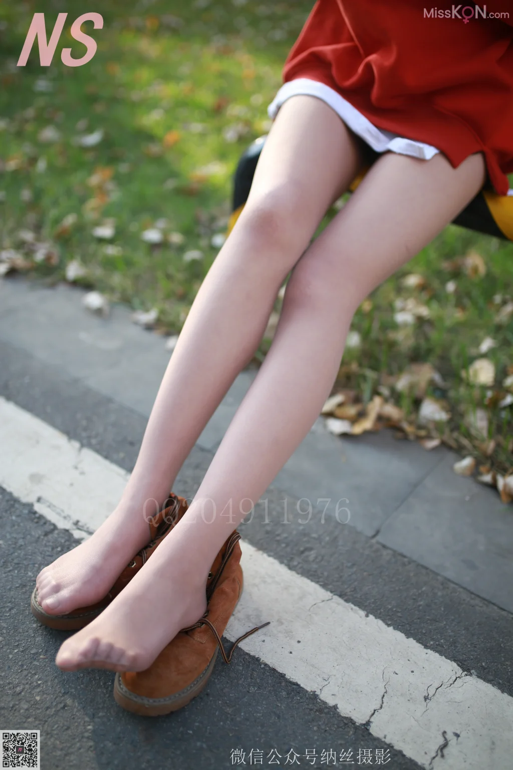 [NS纳丝摄影] No.094: 乔乔 红色卫衣 (53 photos)