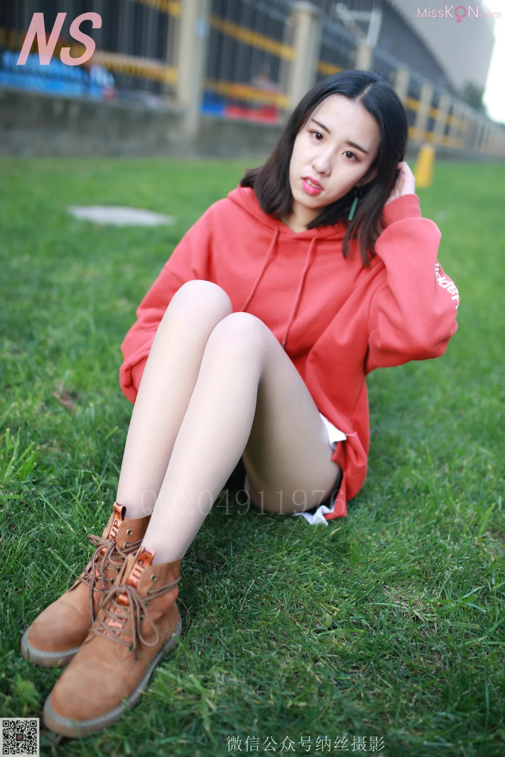[NS纳丝摄影] No.094: 乔乔 红色卫衣 (53 photos) – Page 2