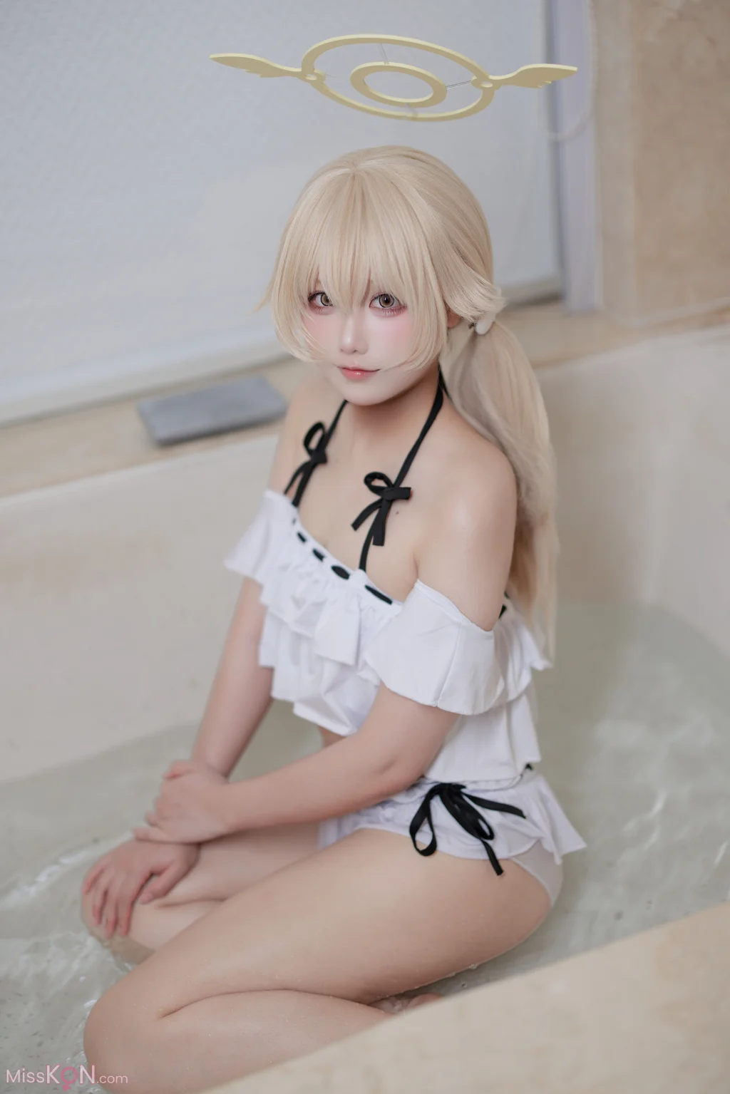 Coser@lunananya: 蔚蓝档案 阿慈谷日富美泳装 (26 photos)