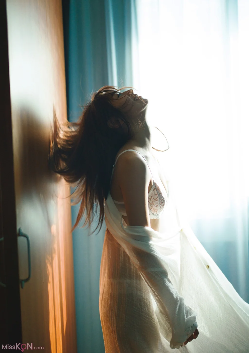 [JP] Erika Denya (传谷英里香): 写真集 「sol」 (128 photos) – Page 2
