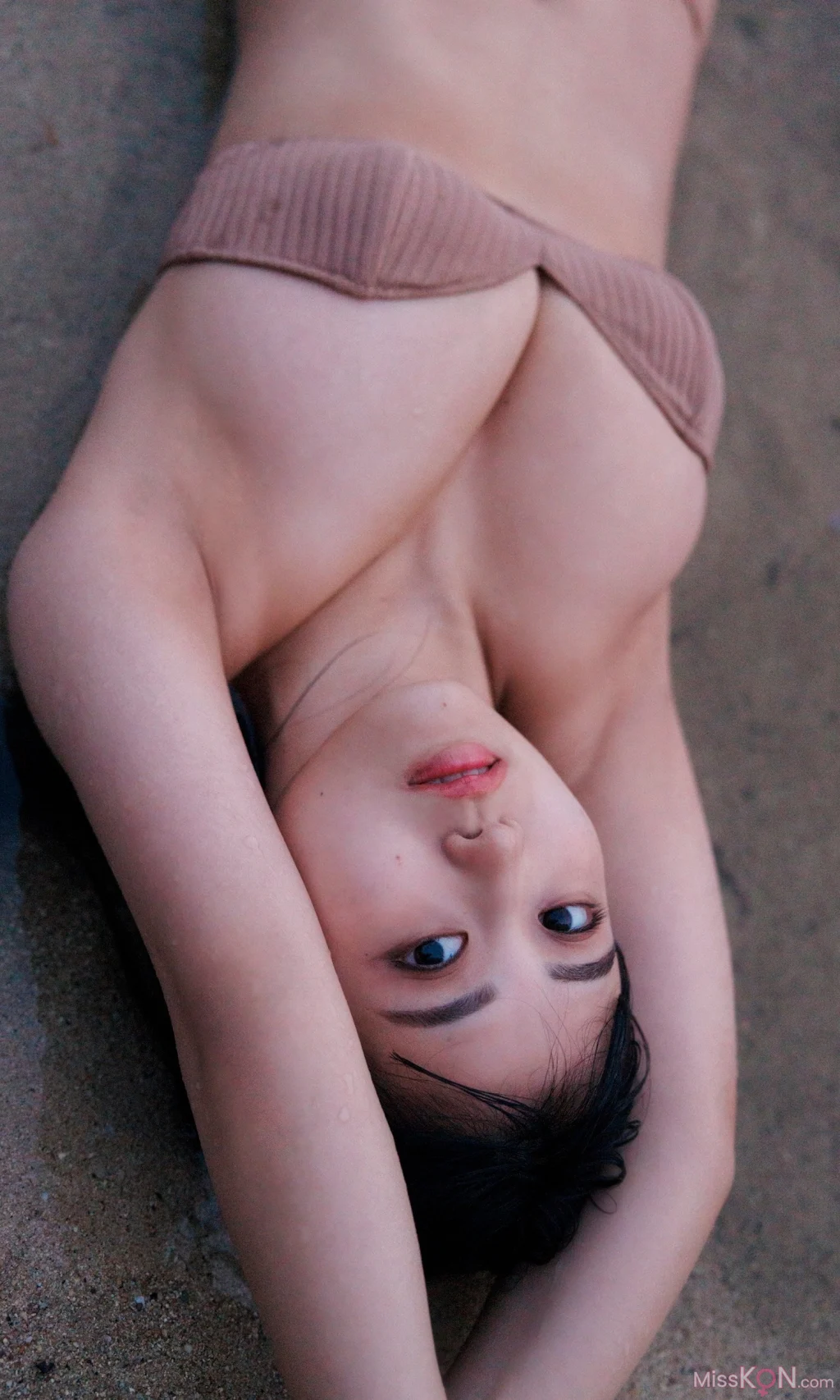 [JP] 福井梨莉華: 『週プレ プラス！』アザーカット集「ぷにぷに、ぷるるん。～prologue～」 (週プレ PHOTO BOOK) (39 photos)
