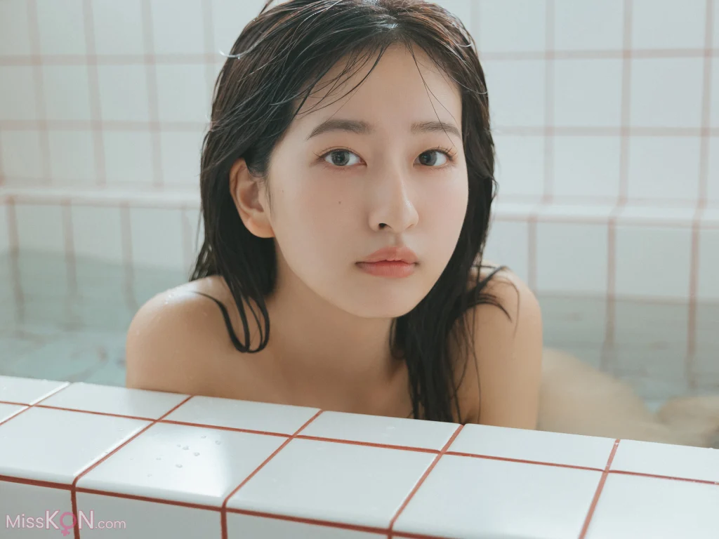 [JP] Rina Saito (斉藤里奈): FLASHデジタル写真集 Clear (68 photos) – Page 2
