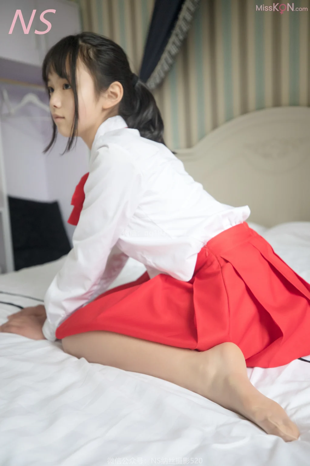 [NS纳丝摄影] No.104: 小莉 红色超短裙肉丝诱惑 (59 photos) – Page 2