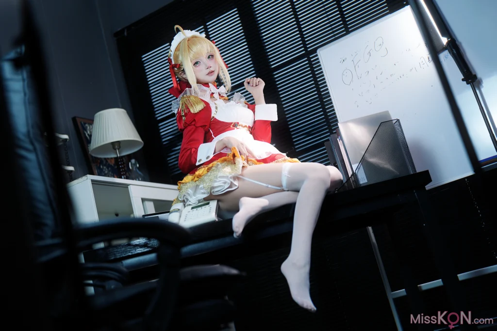 Coser@五更百鬼: FGO 尼禄 女仆 (15 photos)