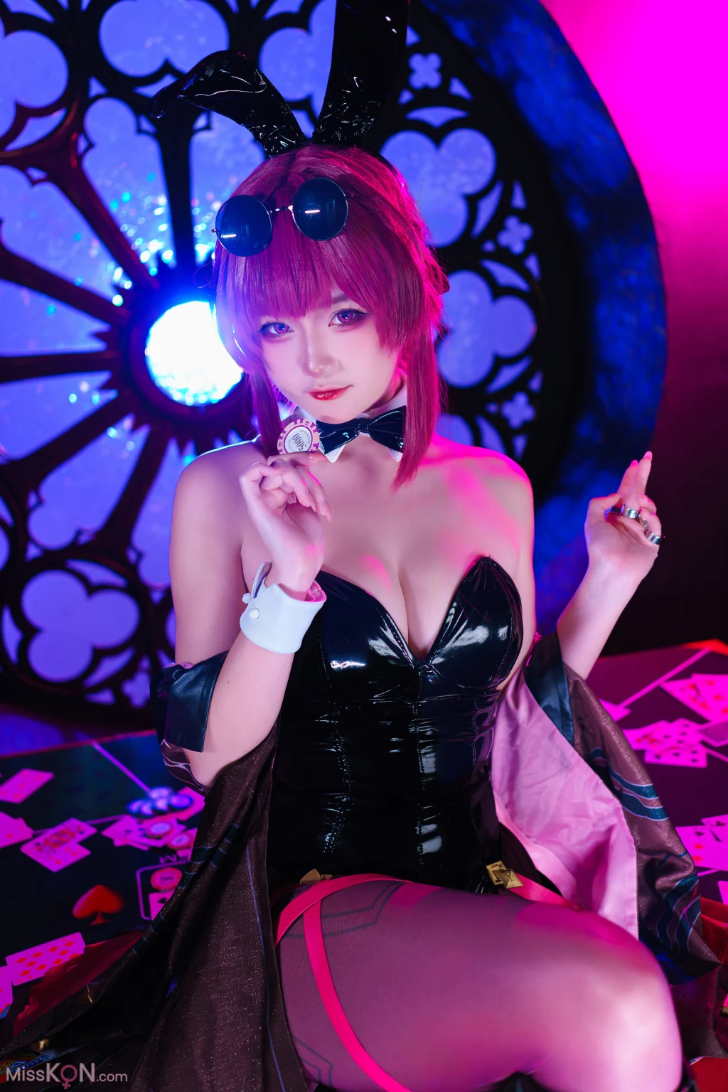 Coser@Xiaoyukiko小鱼: 崩坏 卡芙卡 (30 photos)
