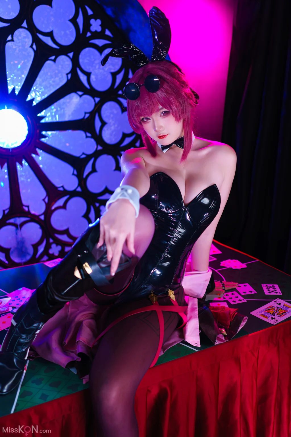 Coser@Xiaoyukiko小鱼: 崩坏 卡芙卡 (30 photos)