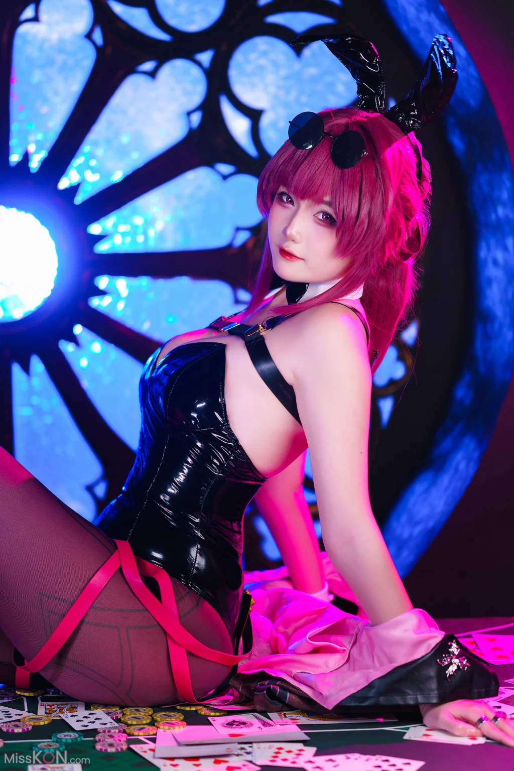 Coser@Xiaoyukiko小鱼: 崩坏 卡芙卡 (30 photos)
