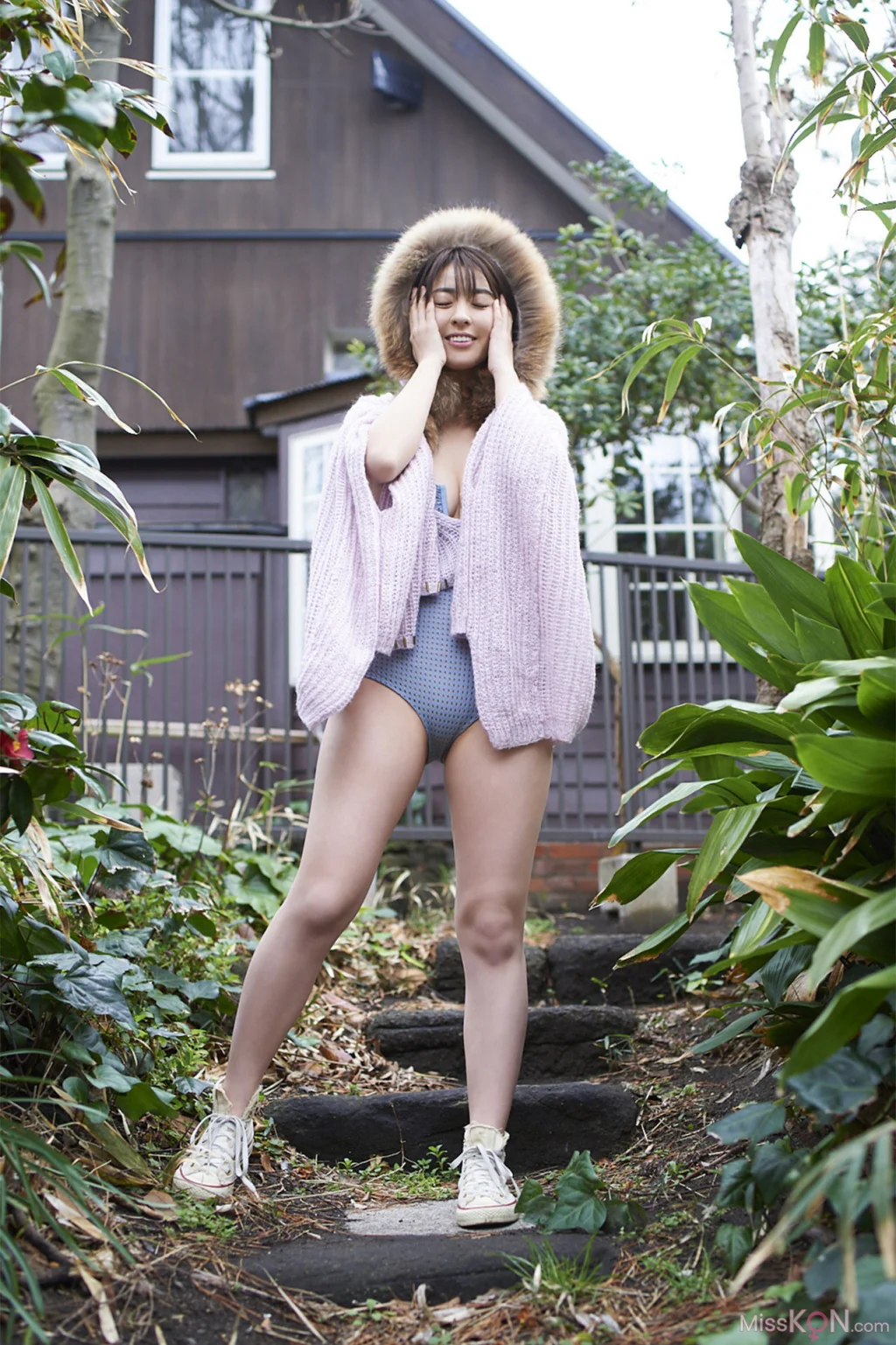[JP] Yanagi Yurina (柳ゆり菜): FRIDAYデジタル写真集 「一緒に一泊旅行 Vol.1+2」 (185 photos) – Page 2