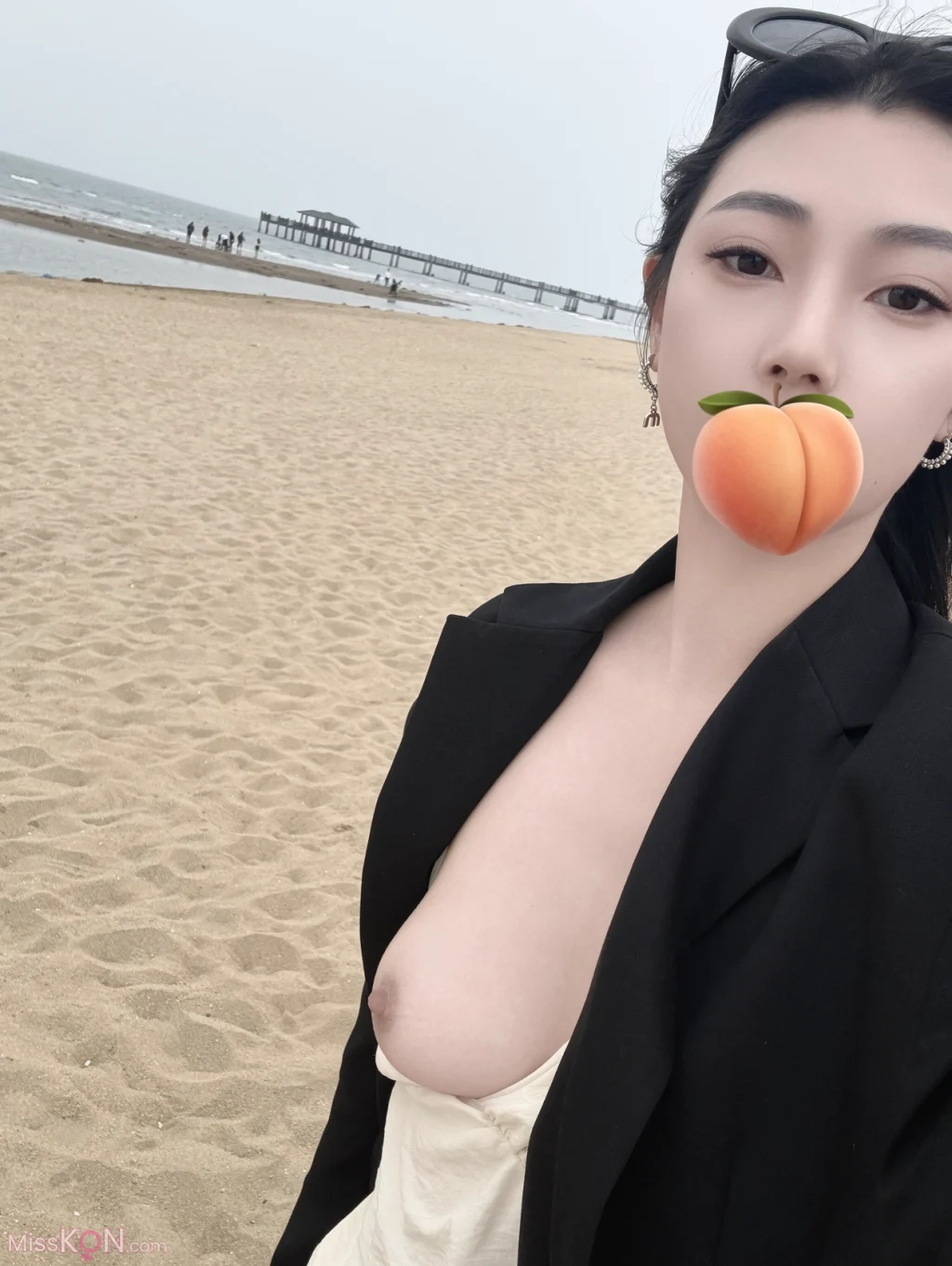 [OtherXXX] Lili_桃儿: 反差御姐 户外露出人前女神人后小狗 (89 photos + 8 videos)