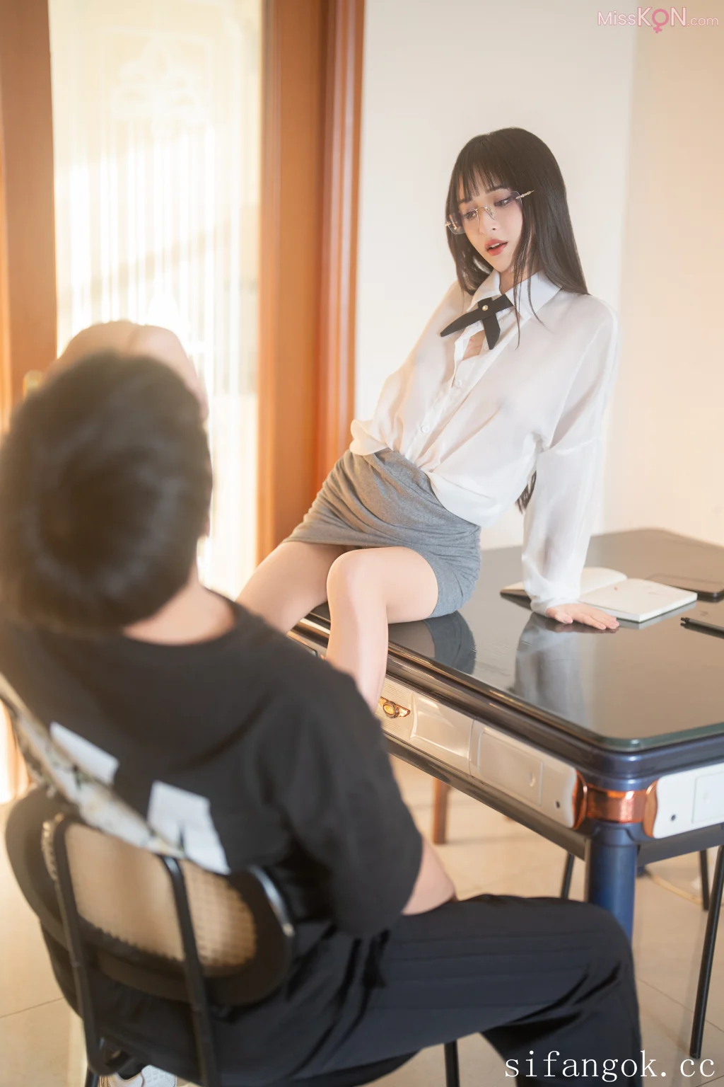 [XR Uncensored] 茂木希子 & 璐璐: R18 希威社模特 家教与后妈 (73 photos)