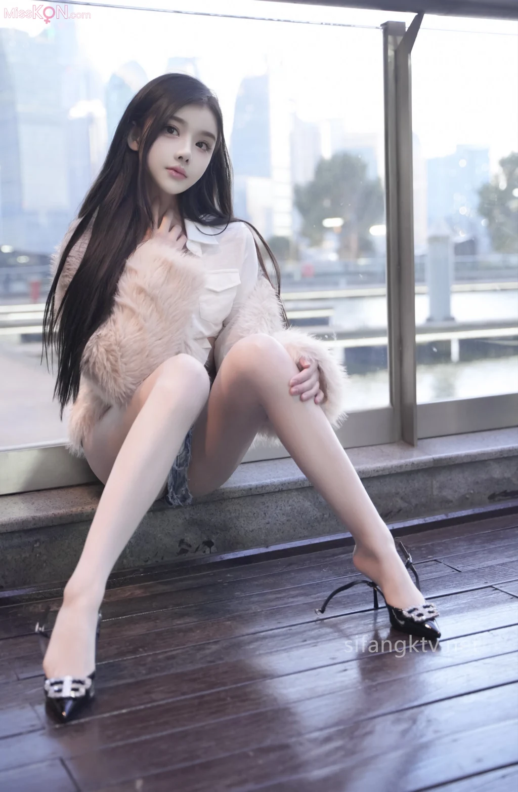 [XR Uncensored] 龙雪儿: R18 牛仔短裤 (85 photos)
