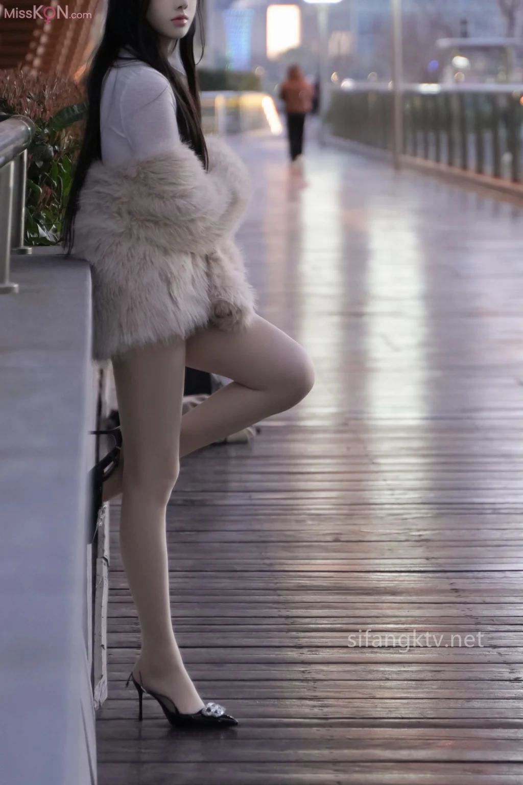 [XR Uncensored] 龙雪儿: R18 牛仔短裤 (85 photos)