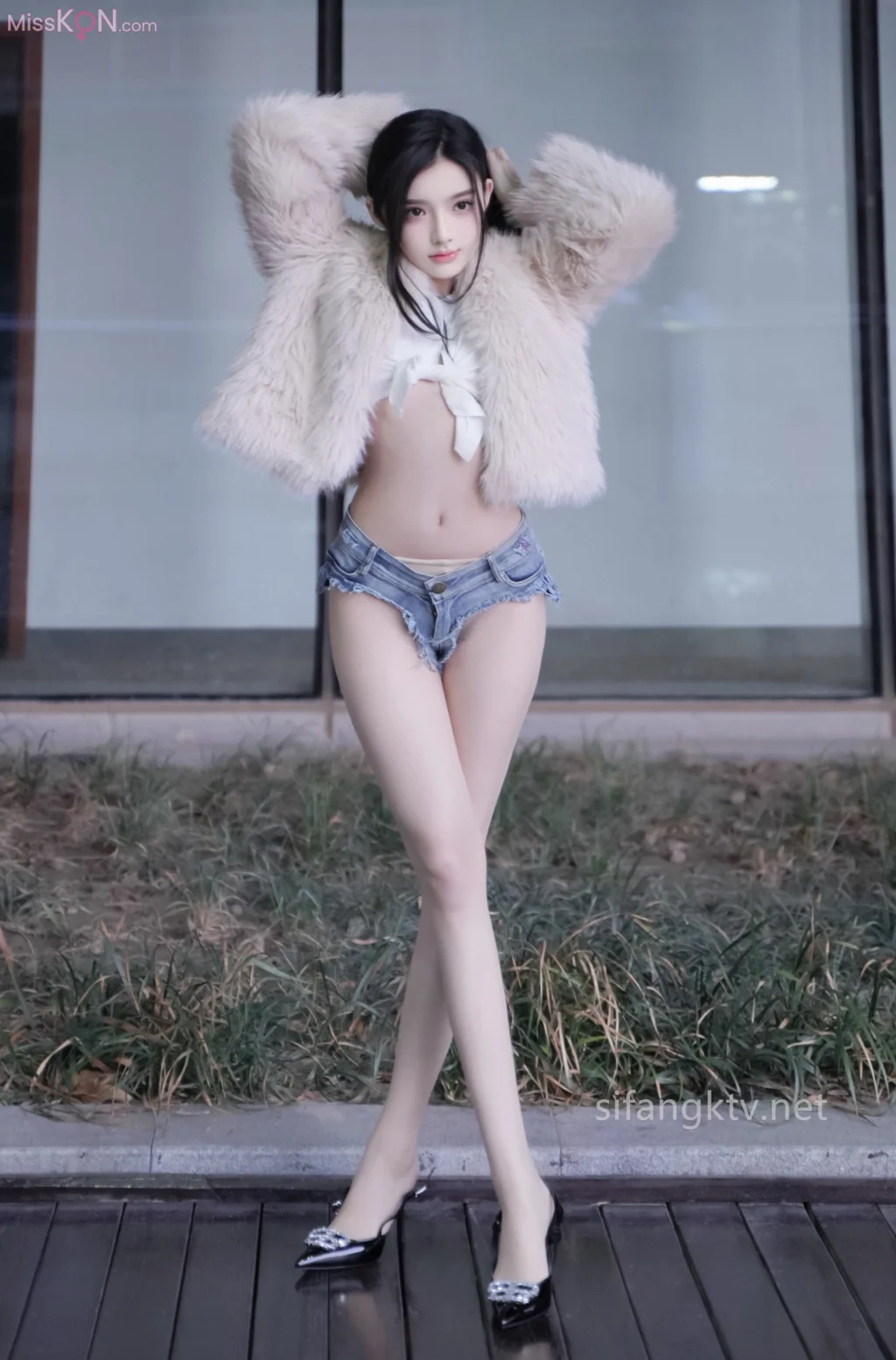 [XR Uncensored] 龙雪儿: R18 牛仔短裤 (85 photos)