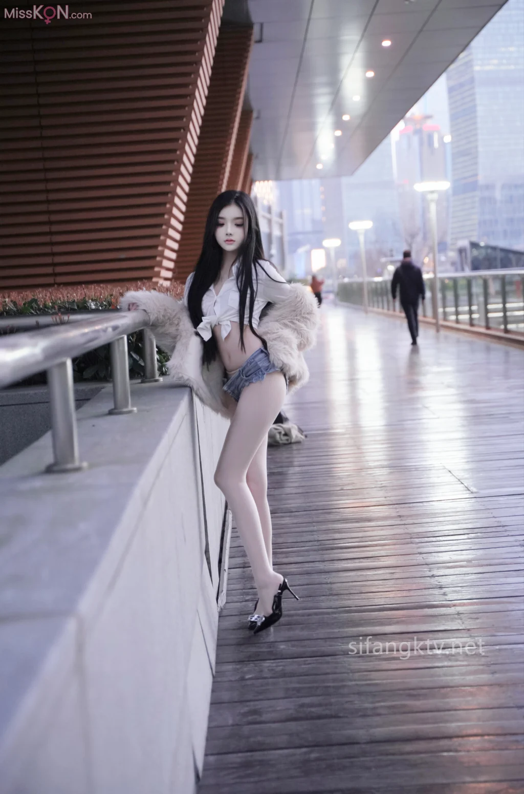 [XR Uncensored] 龙雪儿: R18 牛仔短裤 (85 photos)