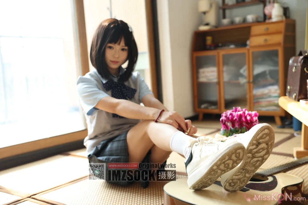[MZSOCK爱美足] No.381: 歆媛 (110 photos + 1 video)