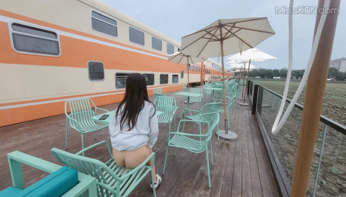 [OtherXXX] 家有仙桃妻: 淫妻调教露出 真实勾引老大爷私拍 (209 photos + 2 videos)