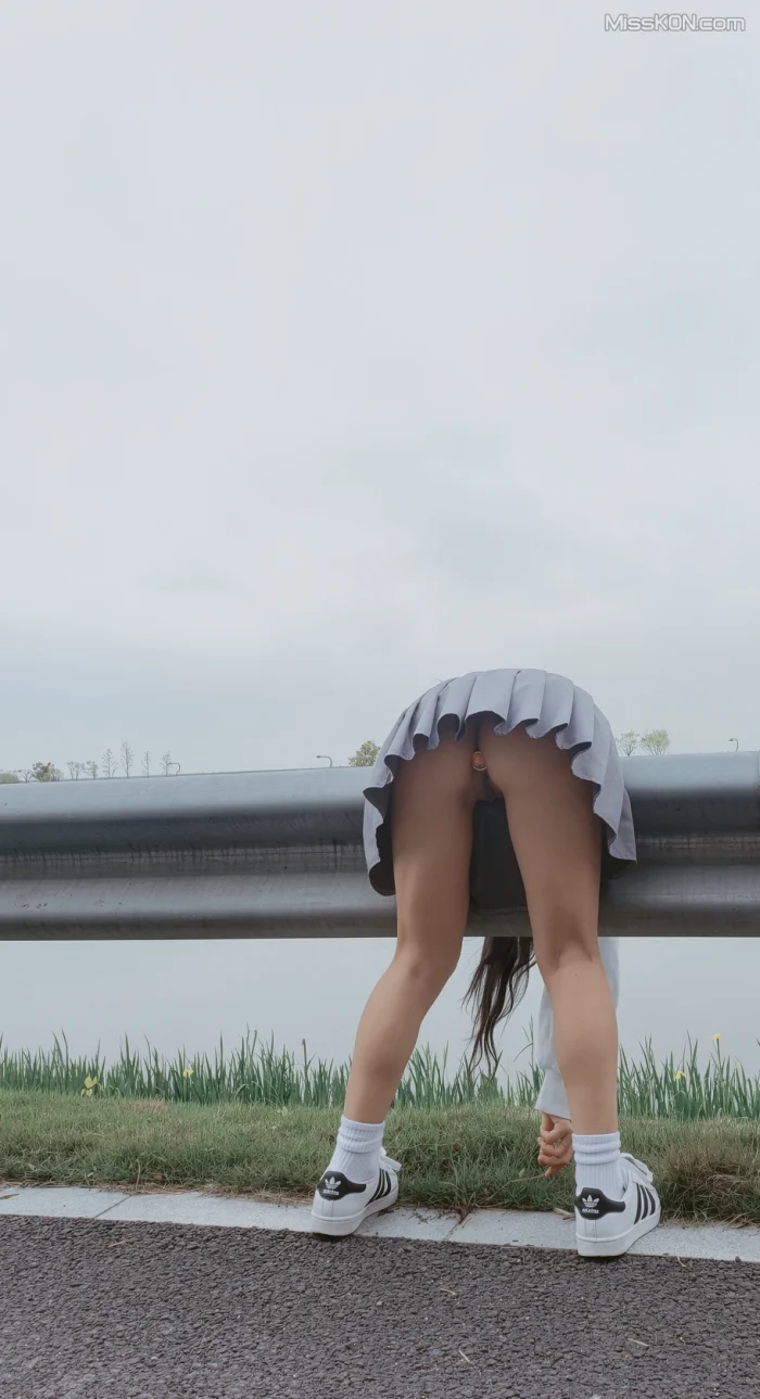 [OtherXXX] 家有仙桃妻: 淫妻调教露出 真实勾引老大爷私拍 (209 photos + 2 videos)