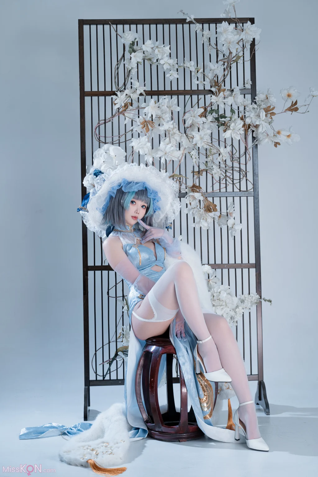 Coser@面饼仙儿: 碧蓝航线-柴郡猫猫蓝旗袍 (40 photos)