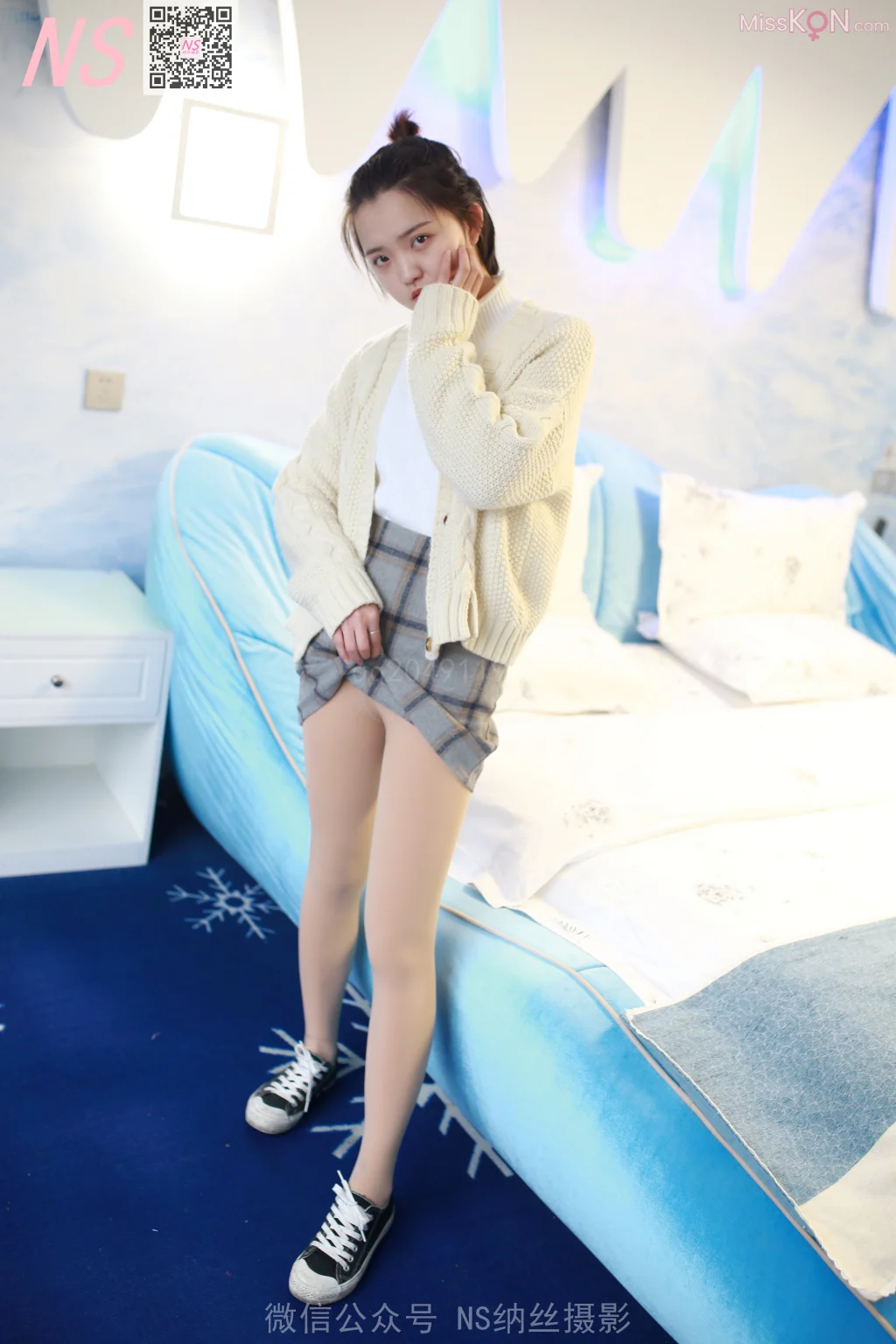 [NS纳丝摄影] No.121: 杉杉 双丝袜无内 (93 photos + 1 video)
