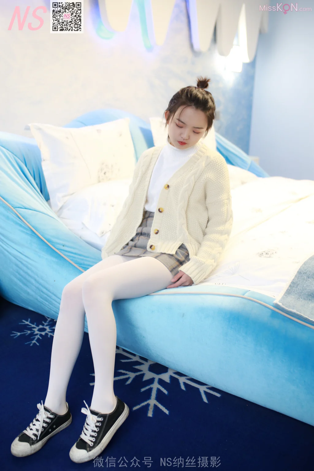[NS纳丝摄影] No.121: 杉杉 双丝袜无内 (93 photos + 1 video)