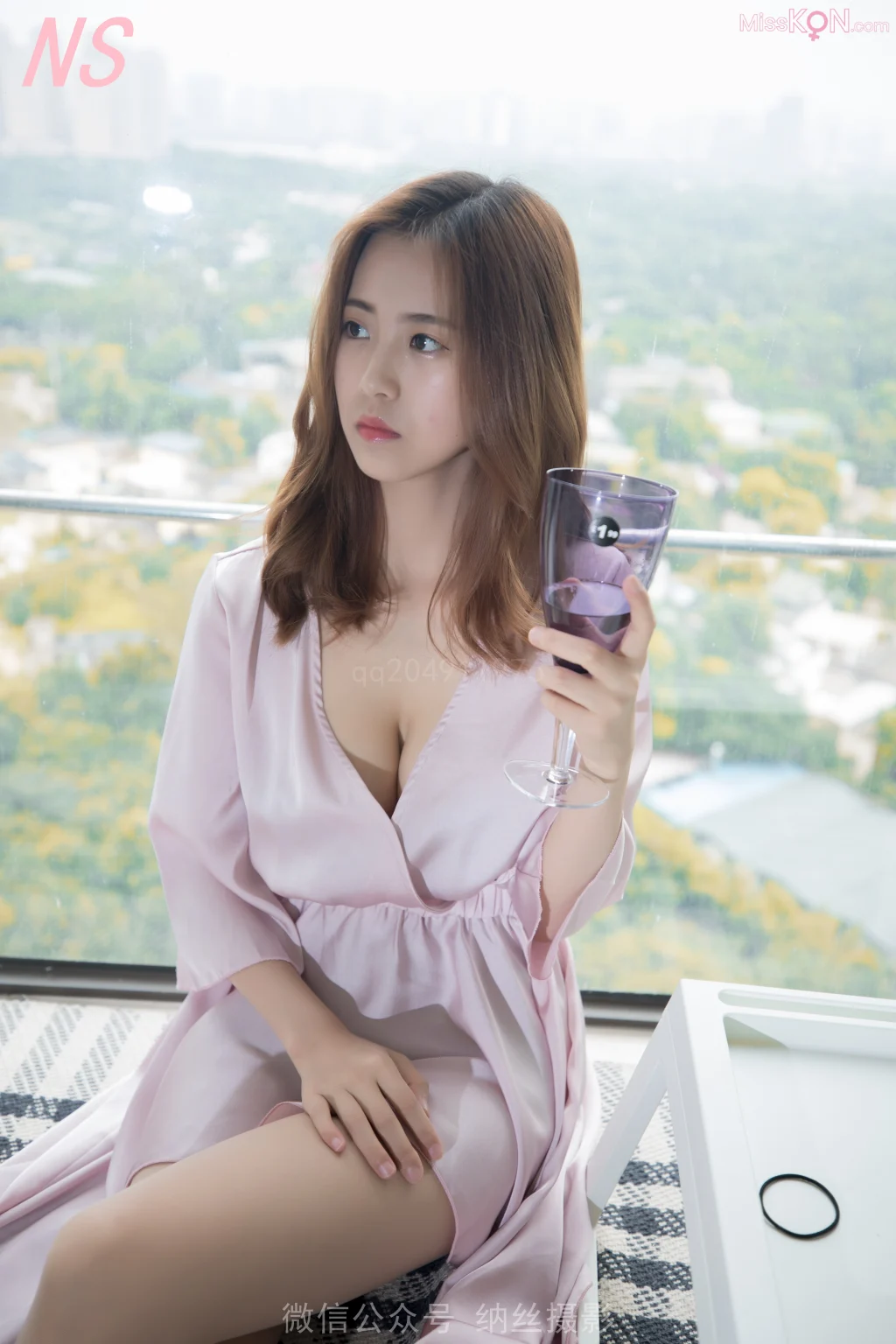 [NS纳丝摄影] No.122: 美女主播寒霜 睡衣诱惑 (91 photos)