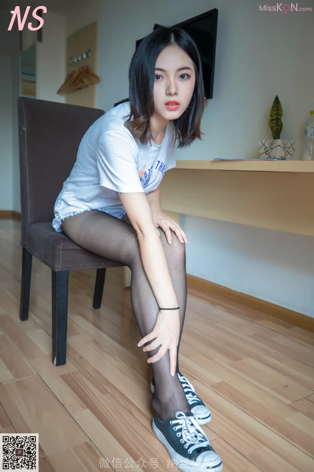 [NS纳丝摄影] No.123: 洋洋 无缝肉丝BY黑丝 (89 photos + 1 video)