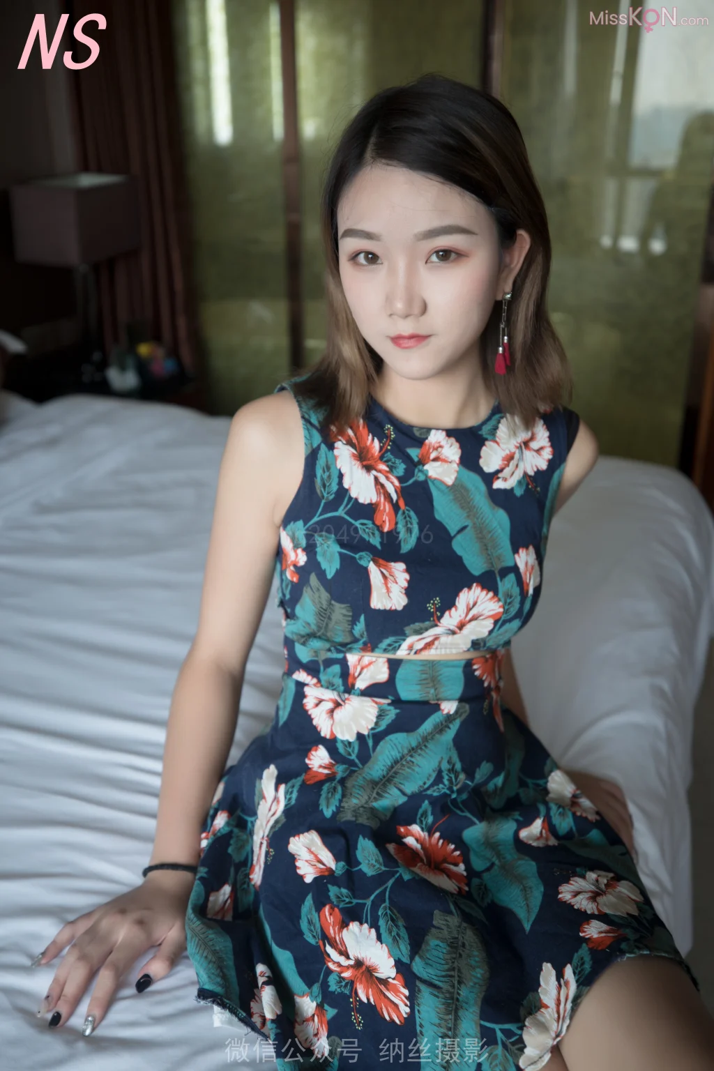 [NS纳丝摄影] No.124: 依依 超美腿无缝丝袜嫩脚 (91 photos + 1 video)