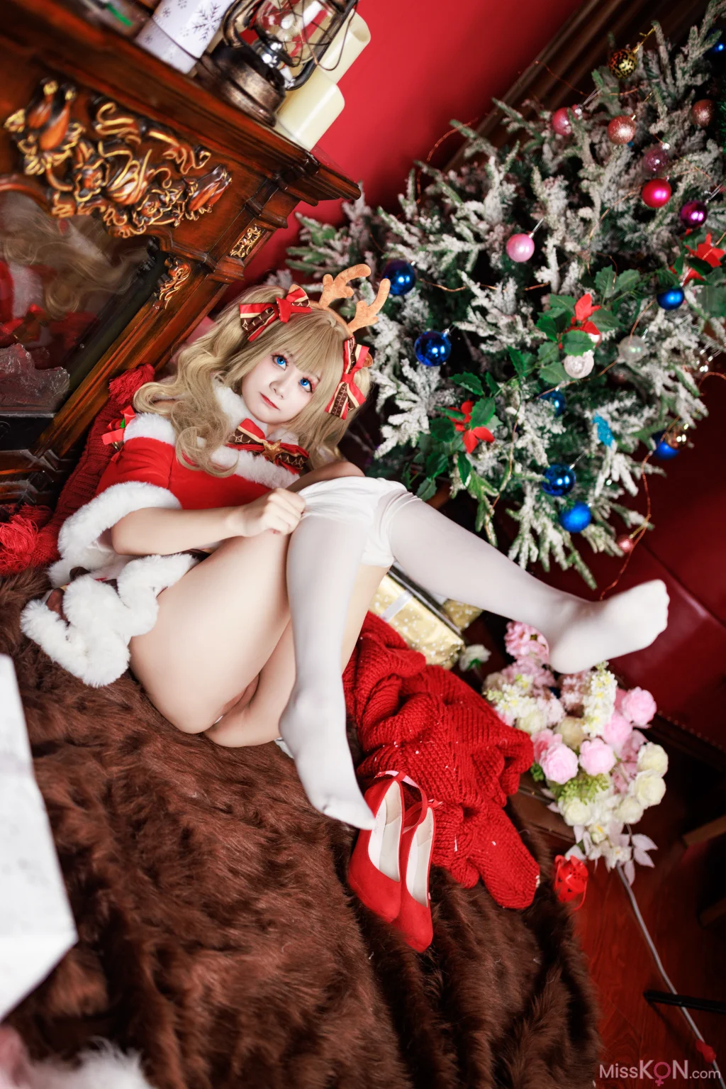 Coser@阿雪雪: 圣诞芭芭拉 (109 photos + 2 videos)
