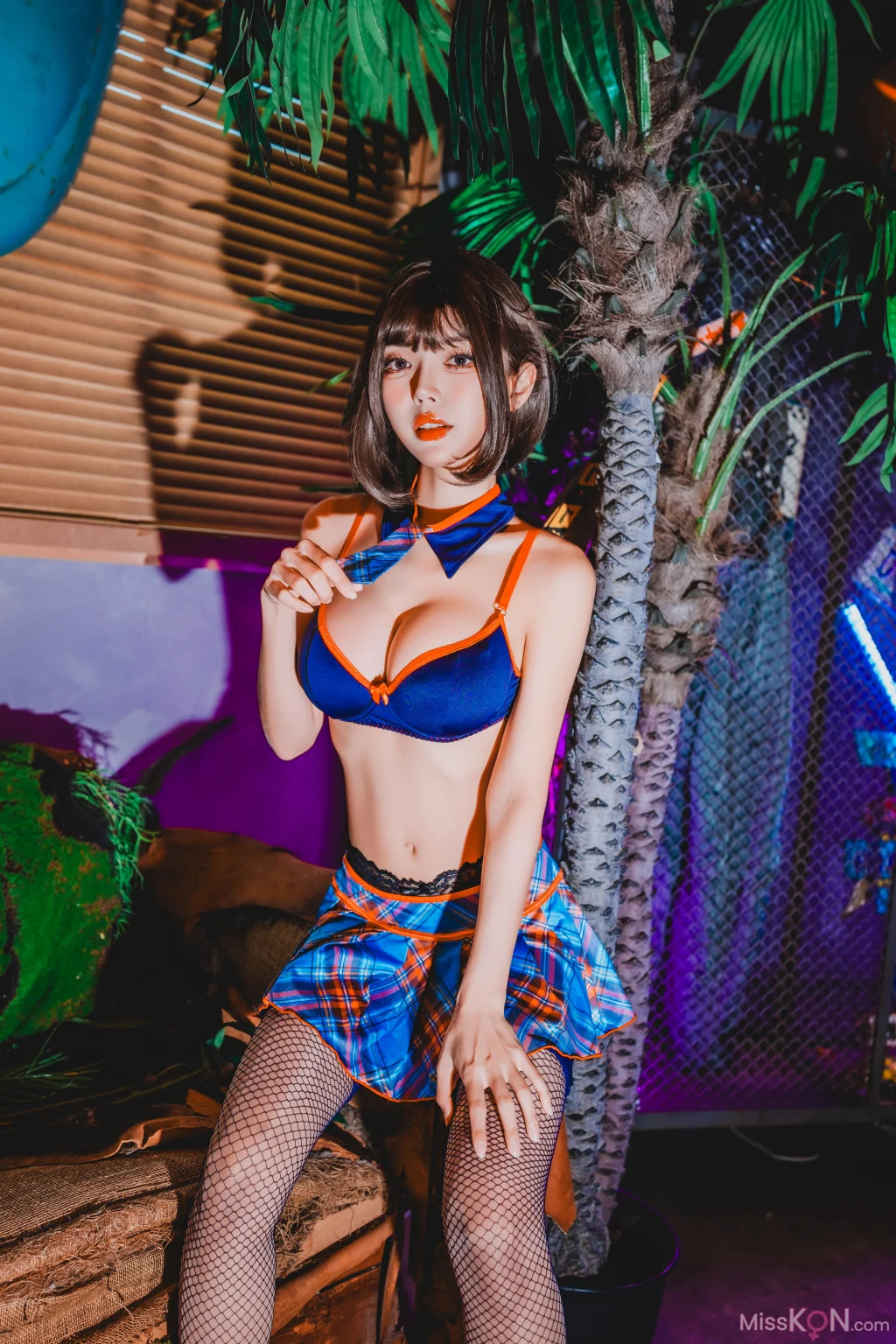 Coser@Crystal: Electric Innocence (59 photos + 4 videos)