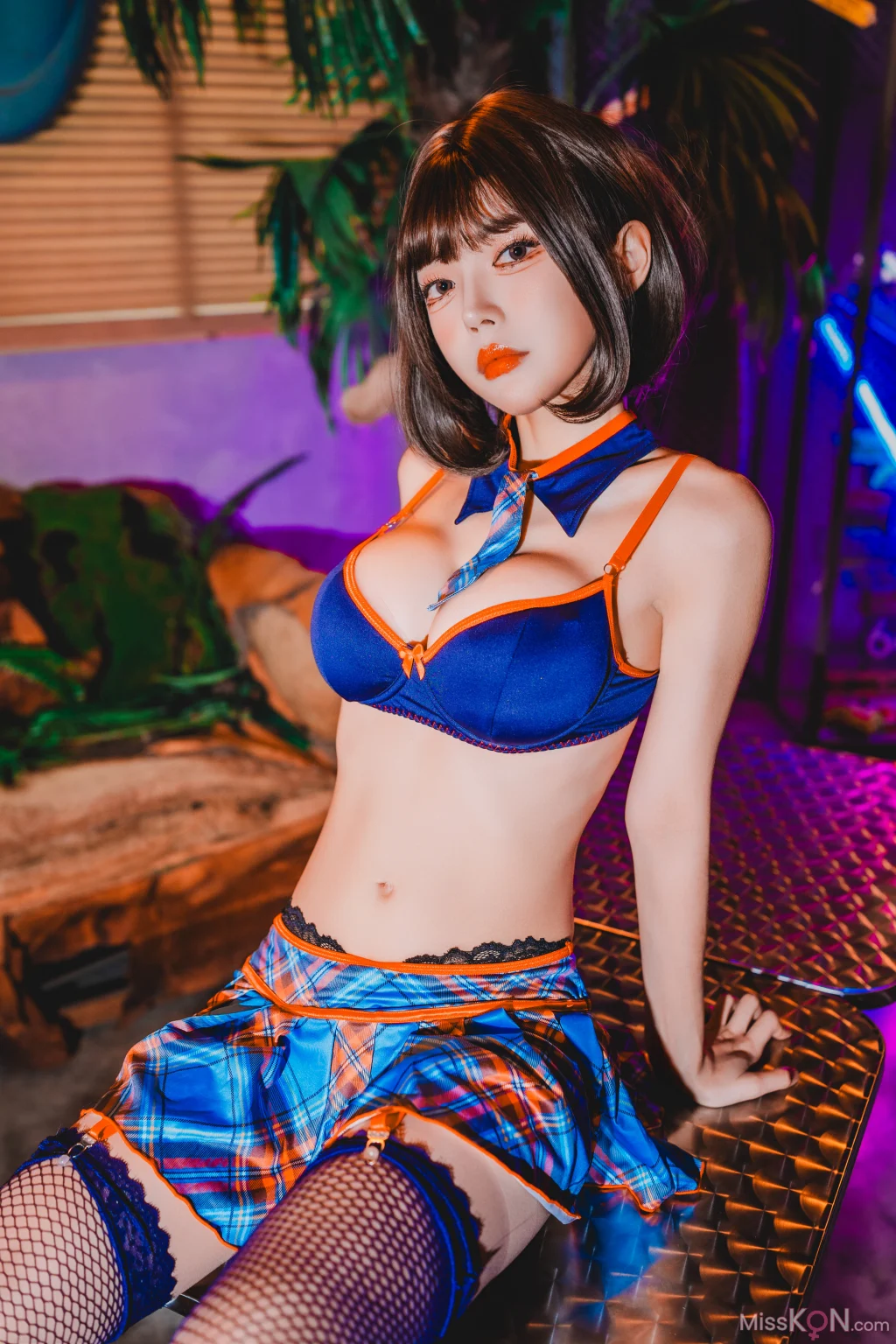 Coser@Crystal: Electric Innocence (59 photos + 4 videos)
