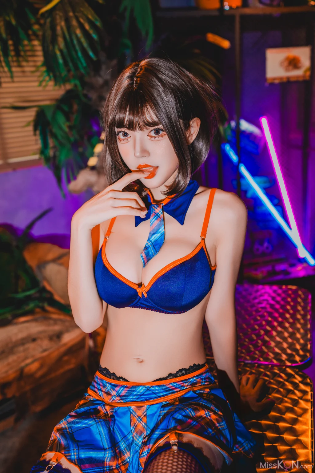 Coser@Crystal: Electric Innocence (59 photos + 4 videos)