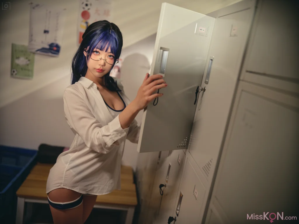 Coser@湖里狸: 体操服 (37 photos)