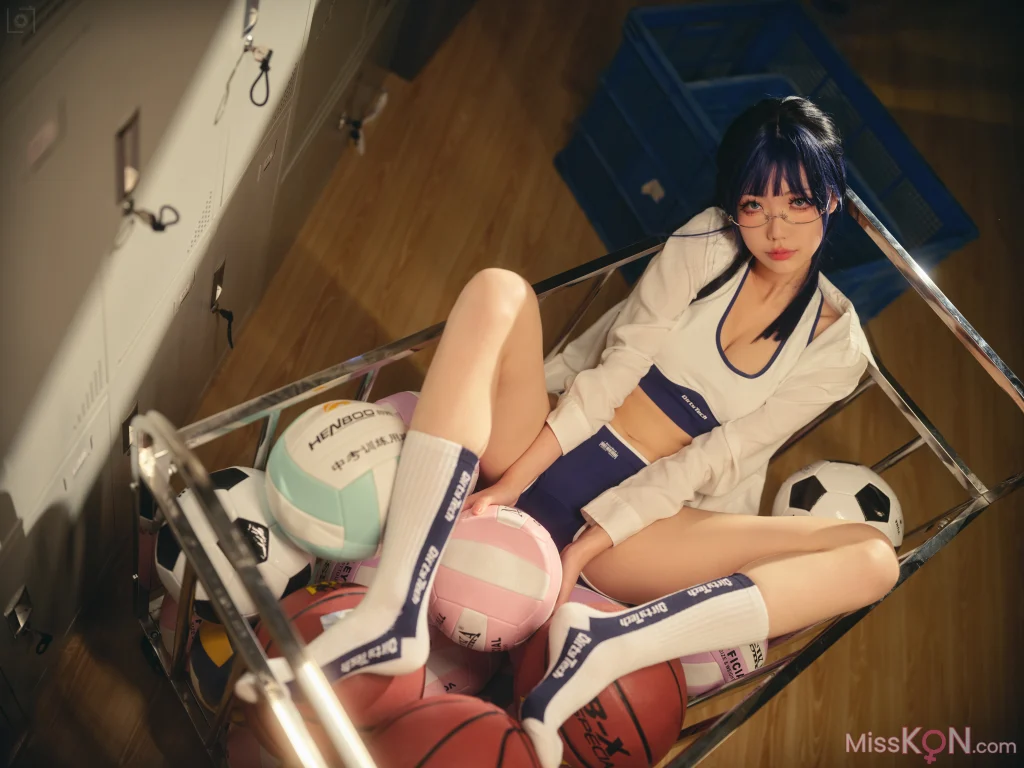 Coser@湖里狸: 体操服 (37 photos)