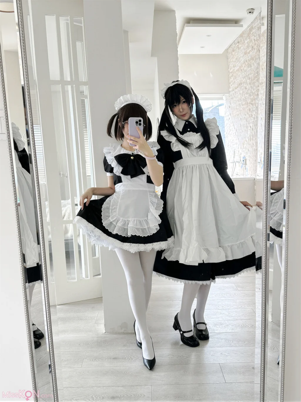 Coser@轩萧学姐 & 十万珍吱伏特: 双人女仆 (110 photos + 1 video)