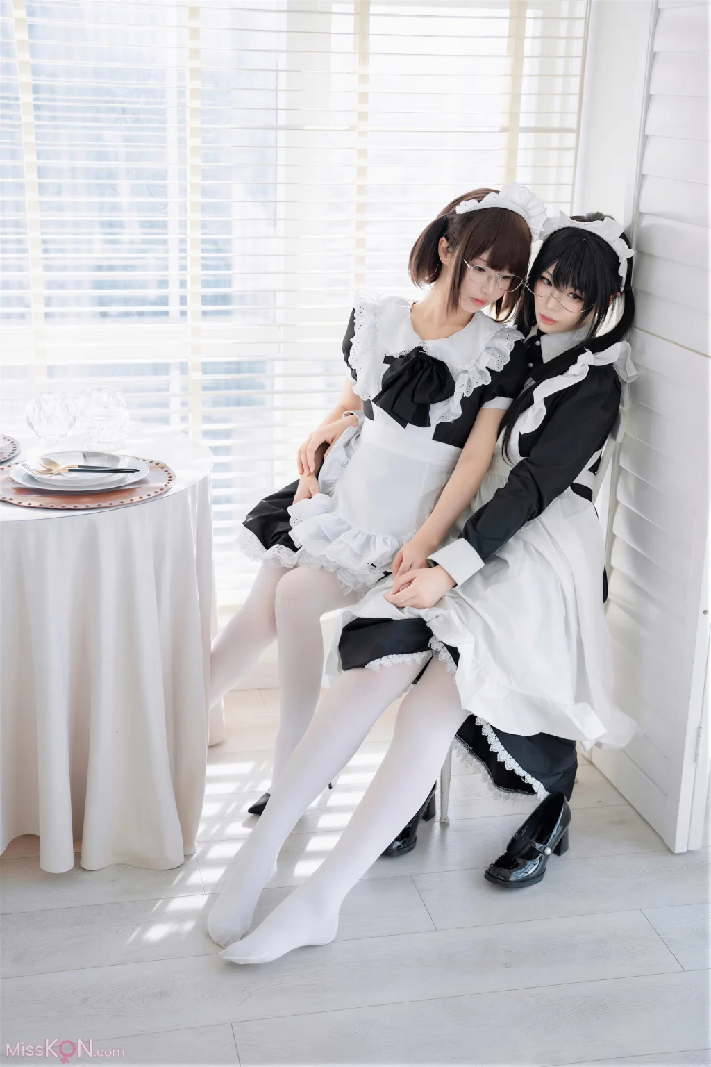Coser@轩萧学姐 & 十万珍吱伏特: 双人女仆 (110 photos + 1 video) – Page 2