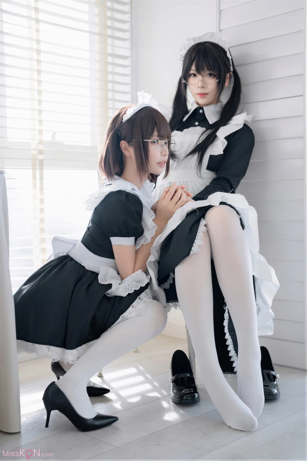Coser@轩萧学姐 & 十万珍吱伏特: 双人女仆 (110 photos + 1 video) – Page 2