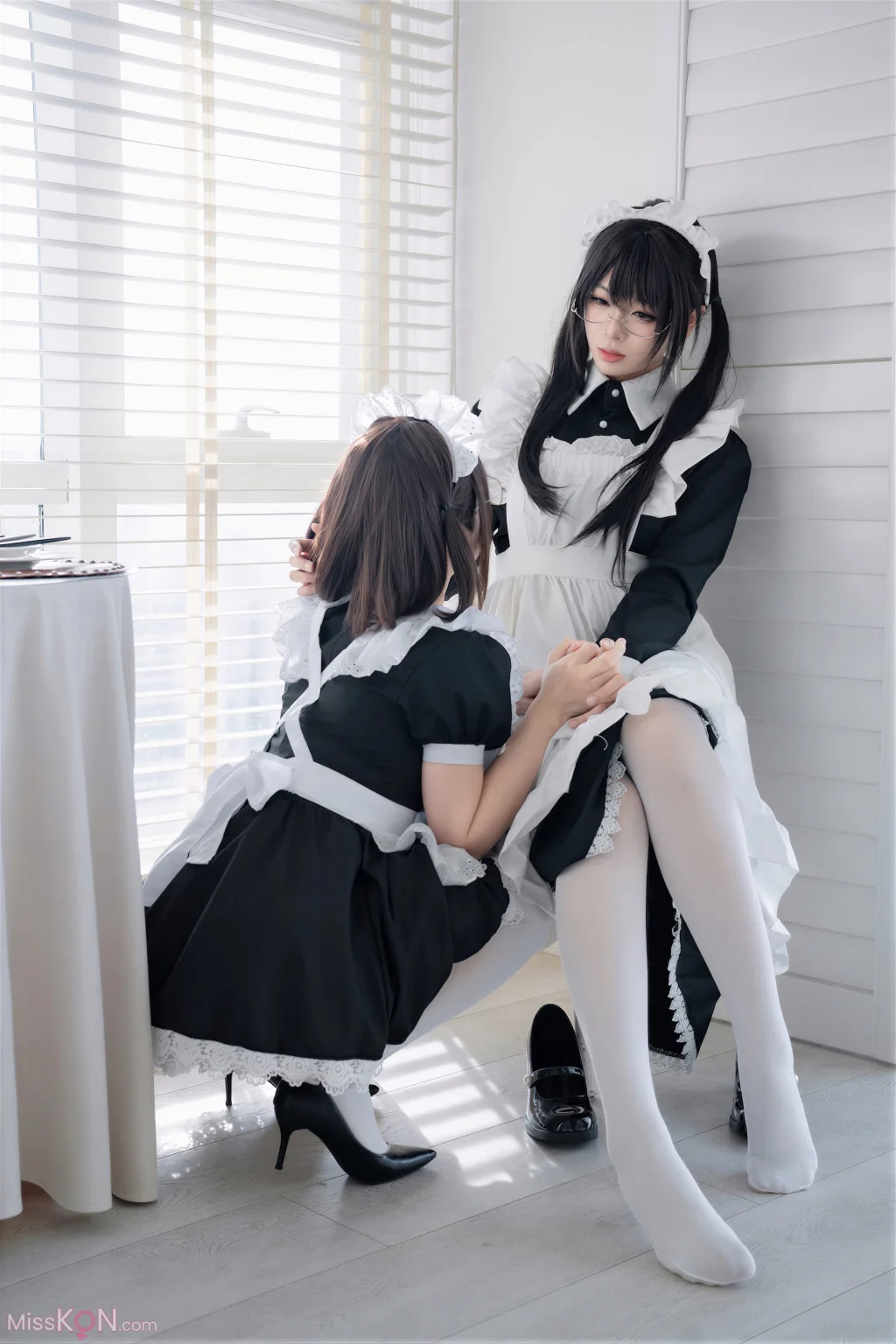 Coser@轩萧学姐 & 十万珍吱伏特: 双人女仆 (110 photos + 1 video) – Page 2