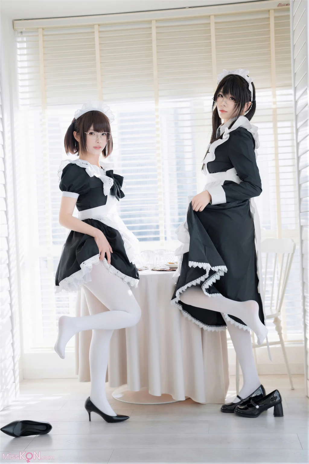 Coser@轩萧学姐 & 十万珍吱伏特: 双人女仆 (110 photos + 1 video) – Page 2