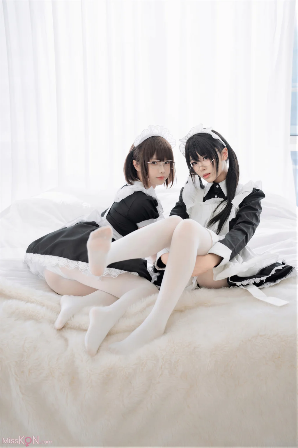 Coser@轩萧学姐 & 十万珍吱伏特: 双人女仆 (110 photos + 1 video) – Page 2