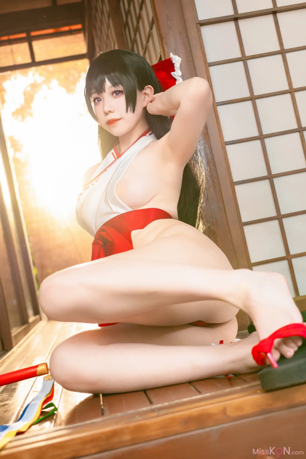 Coser@芦苇苇苇: 巫女 (40 photos)