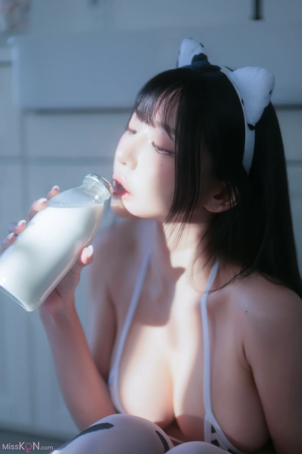 Dongeuran (동그란): Milk Cow #01 (128 photos) – Page 2